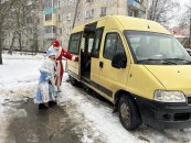 Дед Мороз и Снегурочка поздравили получателей услуг, находящихся на надомном социальном обслуживании в учреждении, с Наступающим Новым годом