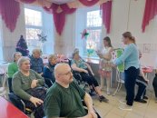 Волонтёры вновь побывали в гостях у людей, проживающих в доме-интернате № 2 