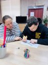 Игру «Соедини точки» предлагают людям, посещающим занятия отделения социальной реабилитации Комплексного центра «Ступинский»