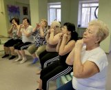 Заниматься фейсфитнесом начали участницы проекта «Активное долголетие»