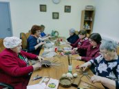 Плетение из бумажной лозы осваивают ступинцы