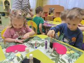 �������