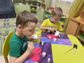 �������